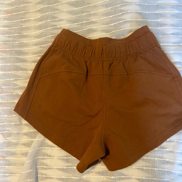 Lululemon inner glow HR short 3” - Picture 5 of 5